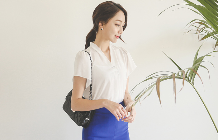 Modern Silver Tips V-neck Blouse (Sold-Out)