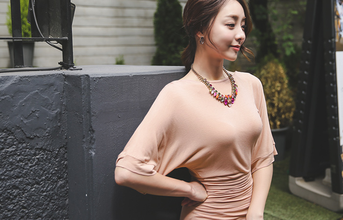 Back button Bell Sleeve Slimming Dress