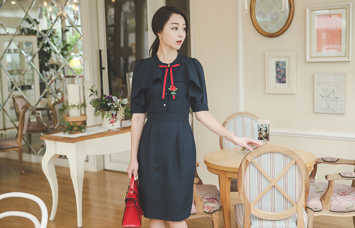Signature brooch Linen Dress
