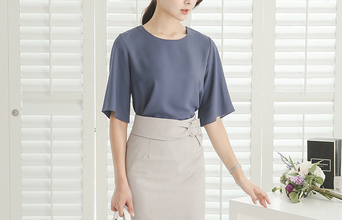 simple Bell Sleeve Round Blouse (Sold-Out)