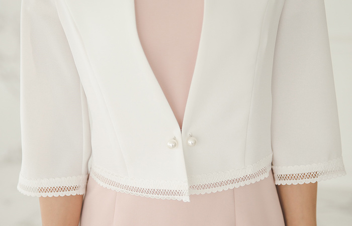 Punching Embroidery Trimming Short Jacket