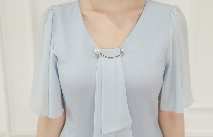 Pearl brooch chiffon scarf gown dress