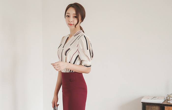Stick Pattern V-neck Sleeve Blouse 5