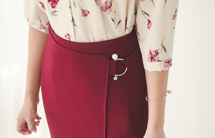 Pearl Ring Beech Lap Incision Skirt