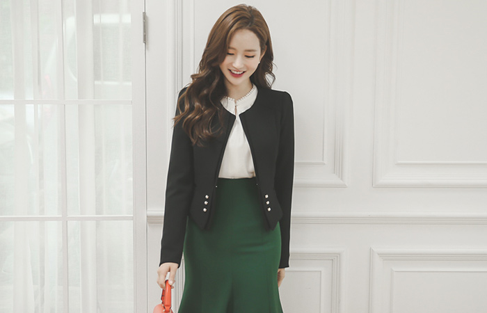 Piping satin-colored pearl button short jacket