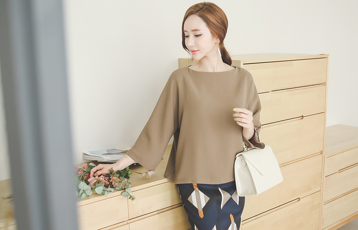 Boat Neck Rouge Stingray Blouse