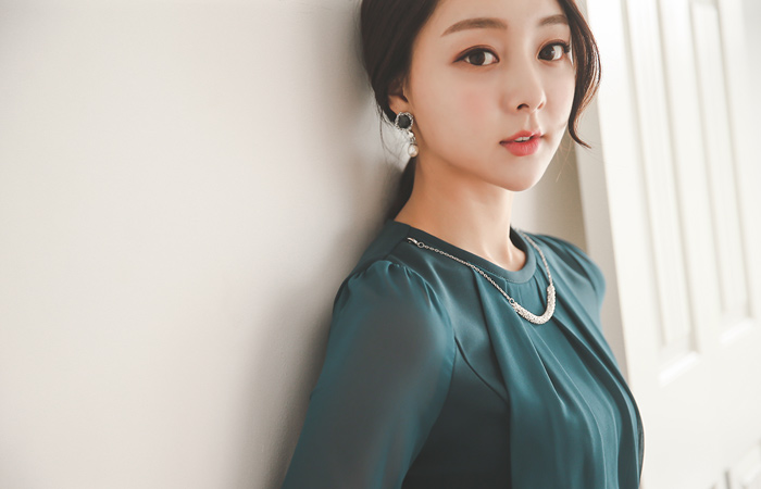 Luxury Necklace See-through look Dress