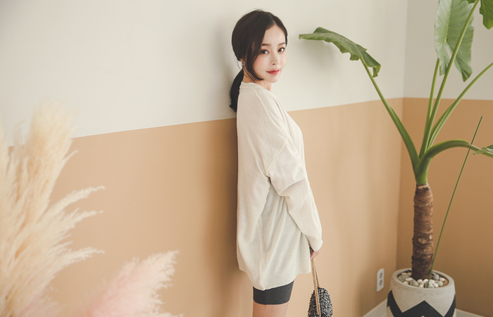 Snow Deep V Luz Cardigan