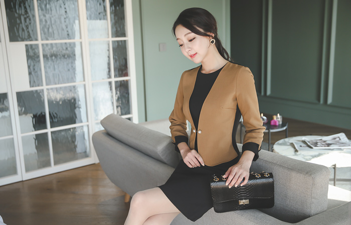 Jacket layered pearl brooch Dress