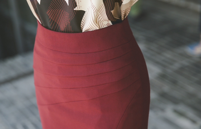 Oblique incision skirt