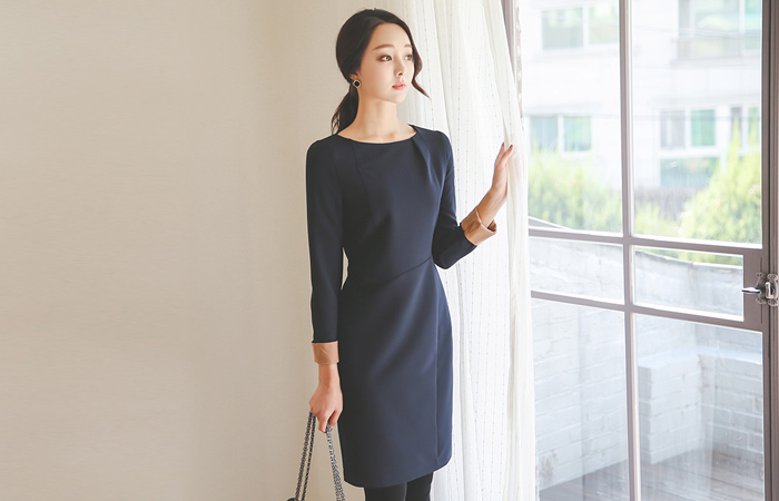 minimal pin tuck Hline Dress (long sleeves)