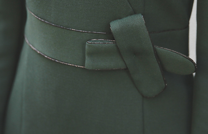 Metallic piping V-neck Dress