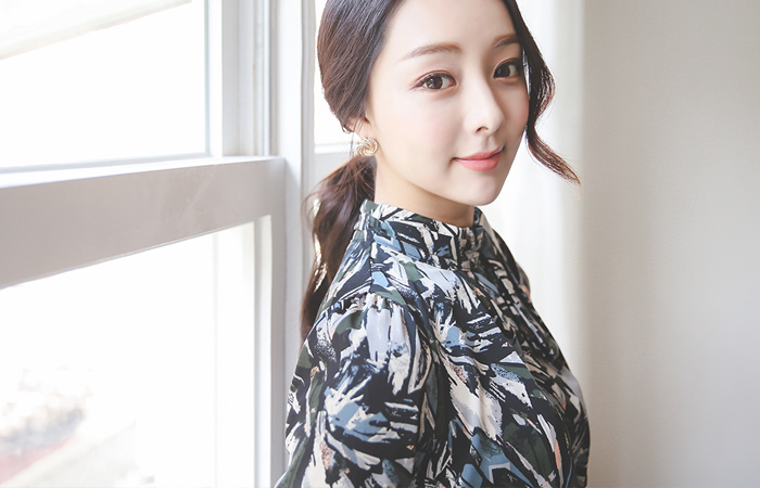 Venice printing scarf neck Blouse