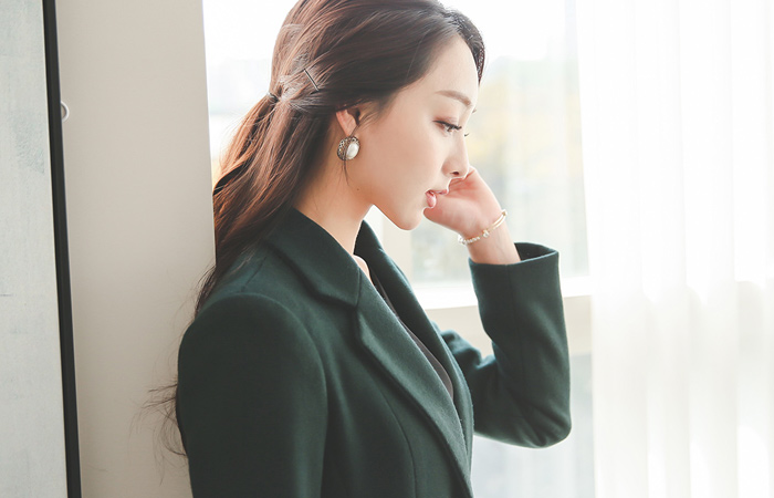 Slim Taylor Gold Belt Wool Coat