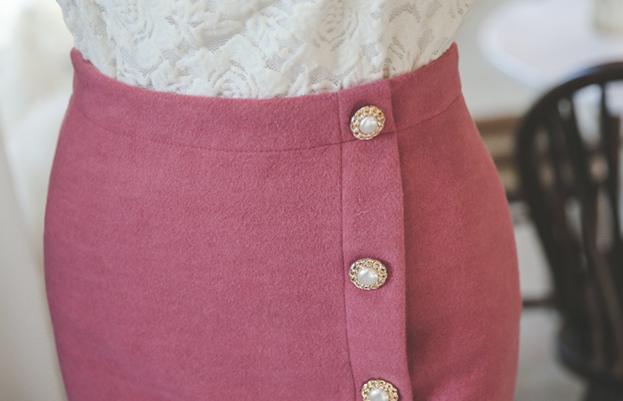 Romantic Pearl Button Slit Skirt