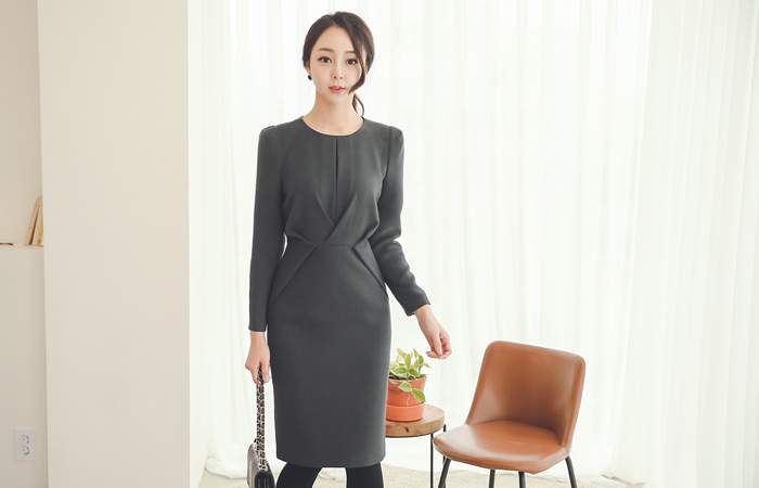 Inverted Fold Volume Dress (Long Sleeve)