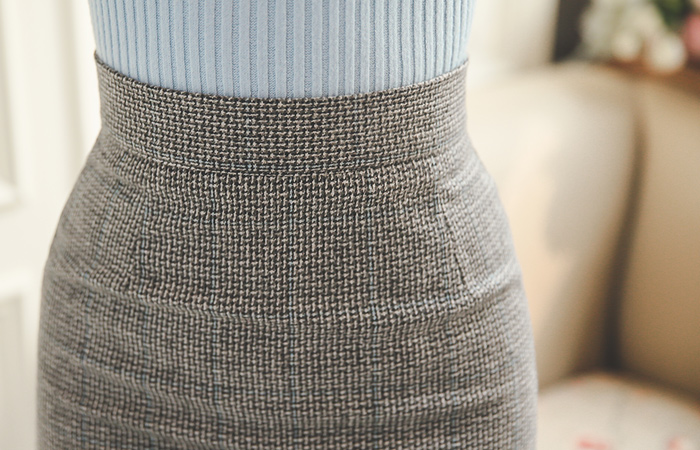 Check Tweed Slim High Skirt