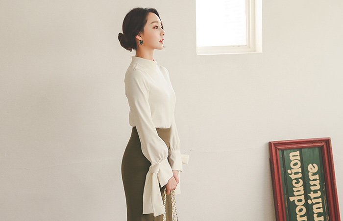 Ribbon Cuff Soft Half Neckline Blouse