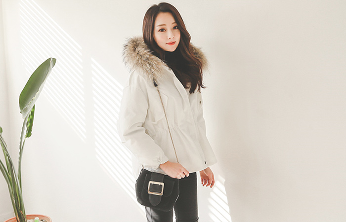 Raccoon fangs string Padding jumper