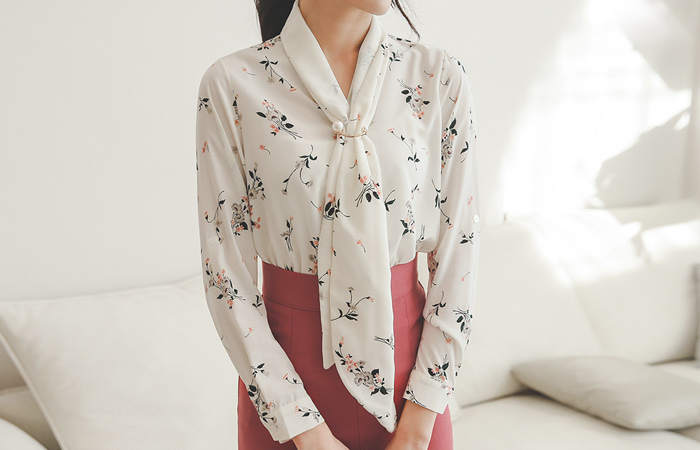 Fleur scarf & brooch SET Blouse