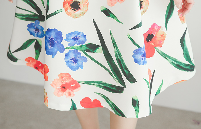 Vivid Big Flower Satin Skirt