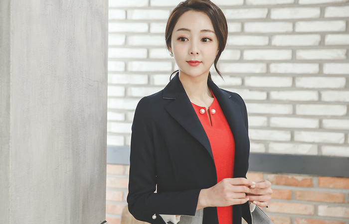 Slit Bell Cuff Pearl Along Jacket