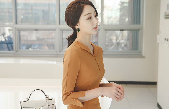 Flat V-neck Bean Button Dress