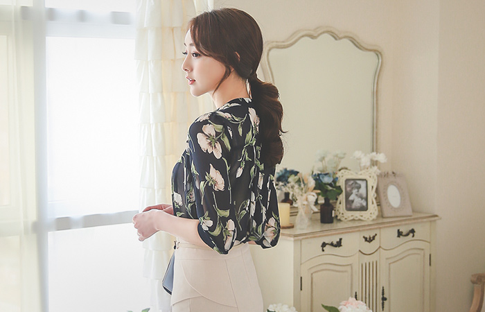 Delia Flower Blouse