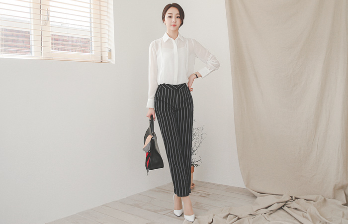 Modern Sikk Gold Button Stripe Slacks