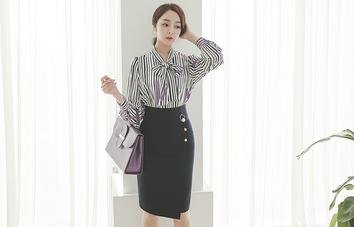 Color Stick Ribbon Tie Blouse