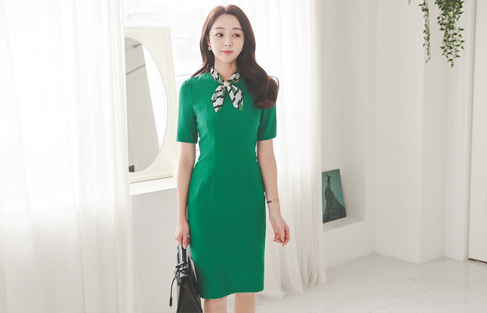 minimal Dart Slim Dress