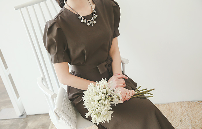 Pinch Puff Deep Slit Maxi Dress