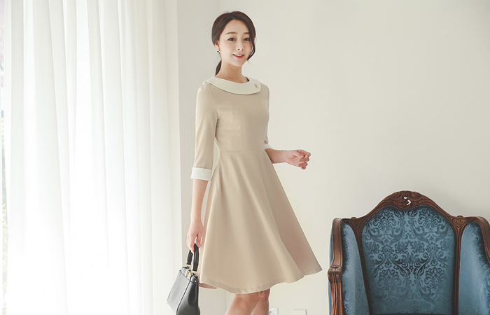 Rounding Flat Collar Flare Dress
