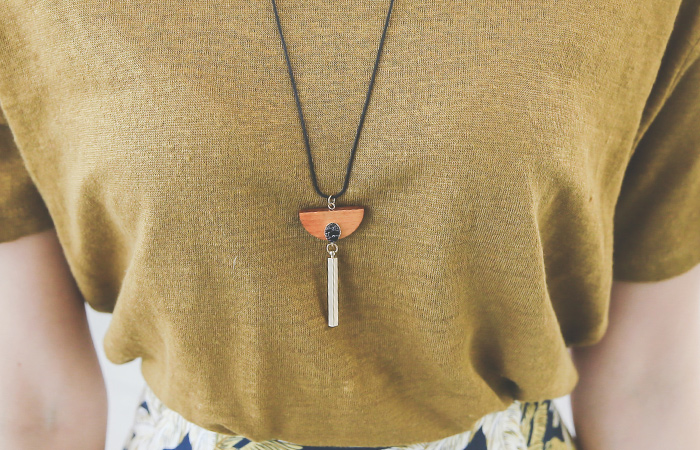Wood stone Long Necklace