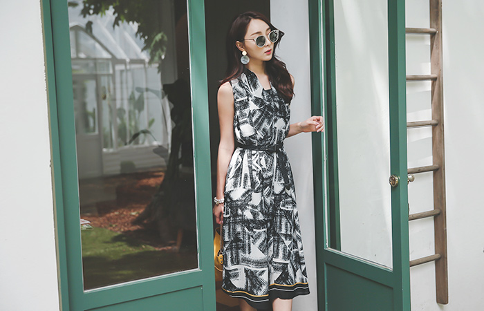 Mono Brush Flare Dress (BeltSET)