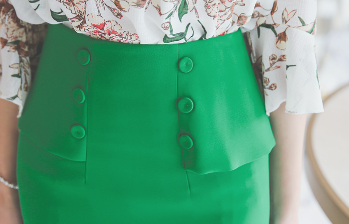 Double Button Pepper Skirt