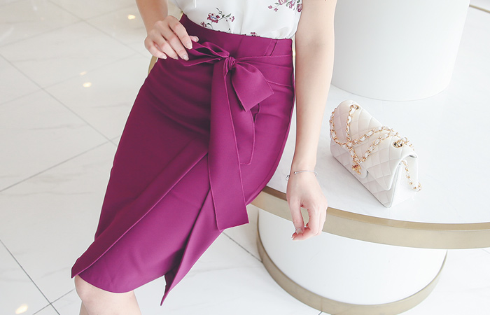 Cutting incision Belted Skirt