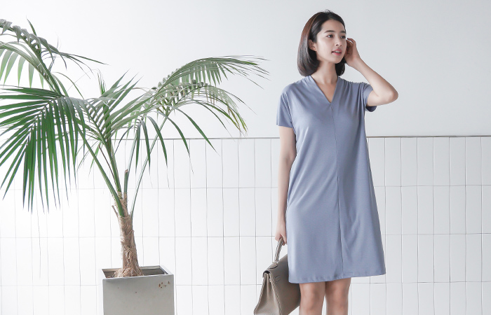 Moist TENCEL V-neck Dress