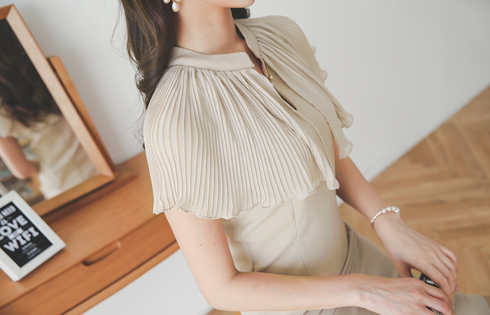 Luxury Cubic Neck Pleats cape Dress