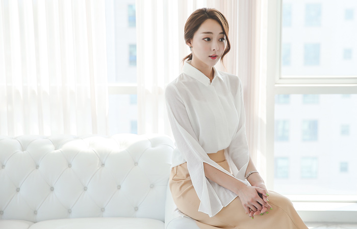 Slit Bell Sleeve Blade