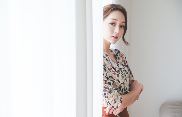 Polling Flower Open Kara Blouse