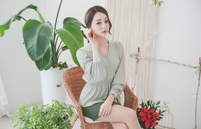 Romantic Pleats Smoker Blouse