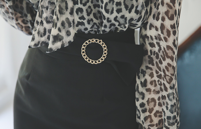 Antique Ring Belt Slim Skirt