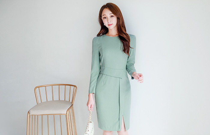 Edge Shoulder Simple Slit Dress