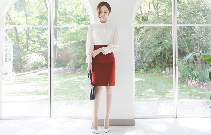Pin tuck side slit Hline Skirt