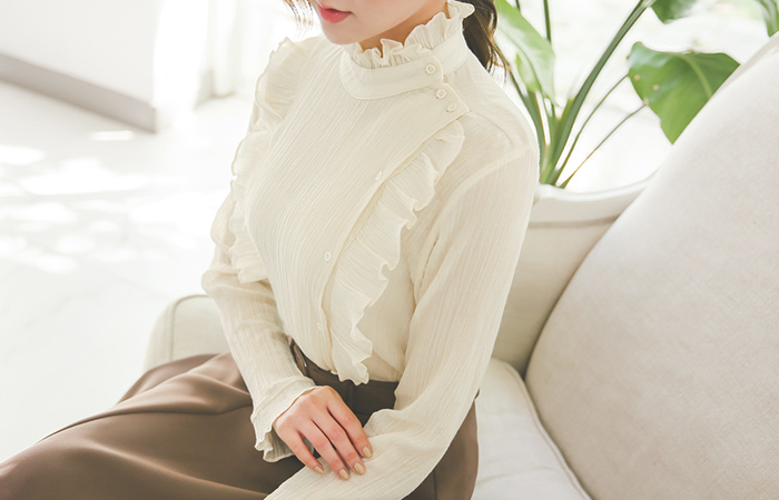 Princess Nana Frill Neck Blouse