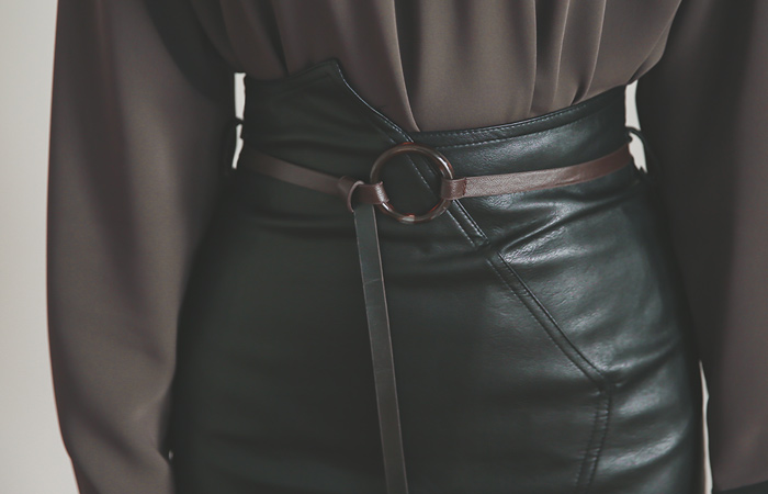 Ring Belt Unscathed Diagonal Leather Skirt