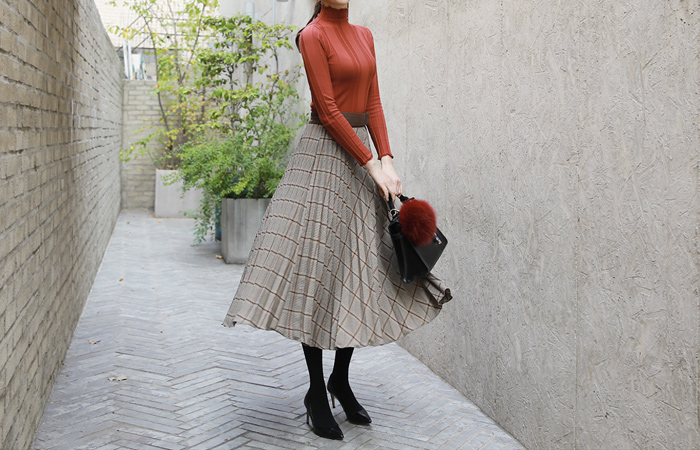 Suede Buckle Pleats Skirt