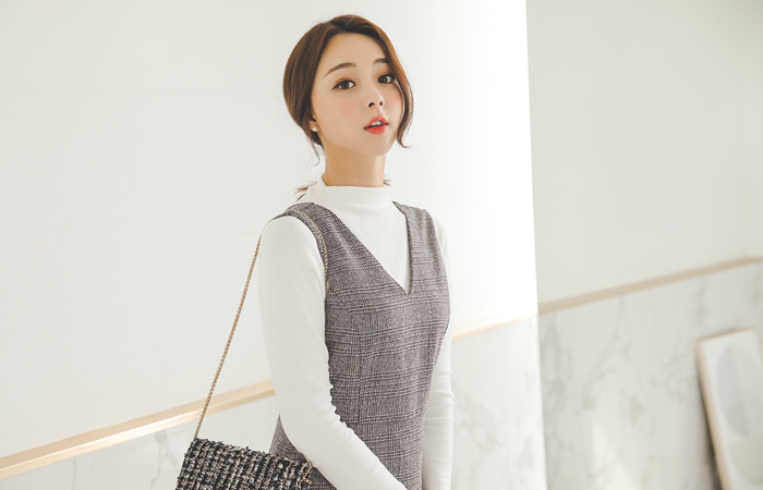 V-neck Check Flare Vest Dress