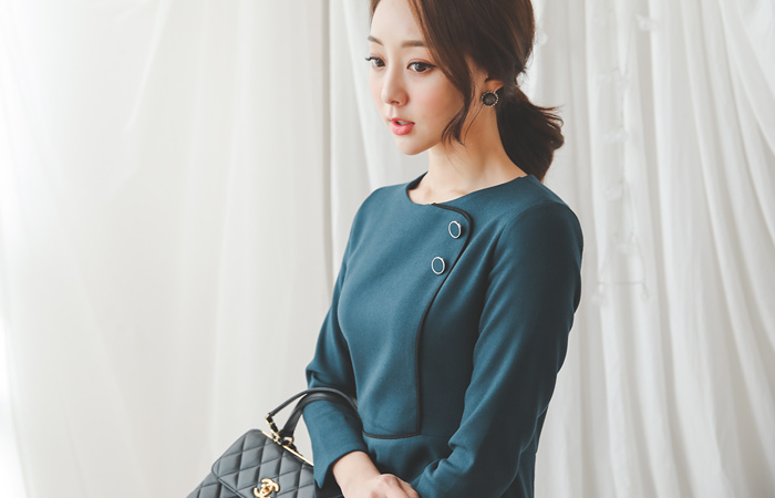 Piping Line Silver Button Sleeve Color Dress